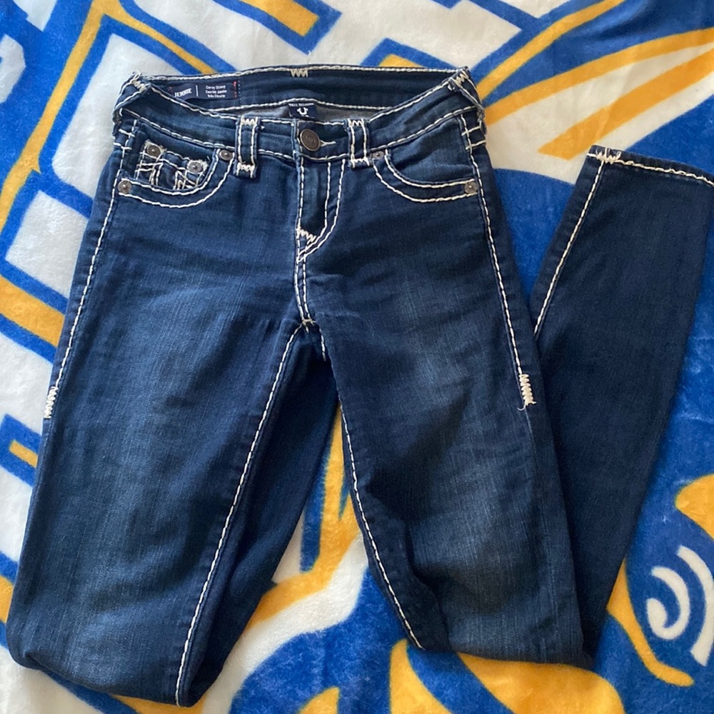 True religion size 23 curvy/skinny jeans/stretchy. ONLY WORN A COUPLE TIMES!